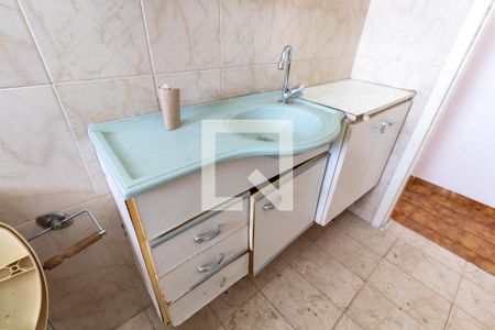 Casa para alugar com 110m², 2 quartos e 8 vagasBanheiro 1