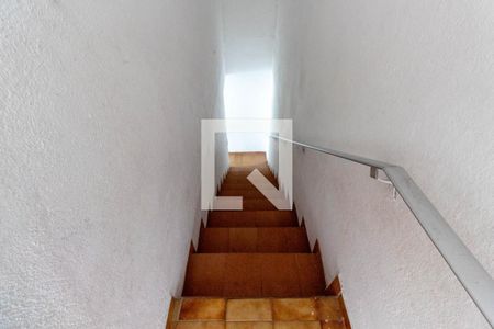 Casa para alugar com 110m², 2 quartos e 8 vagasEscada