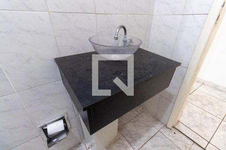 Casa para alugar com 110m², 2 quartos e 8 vagasBanheiro 2