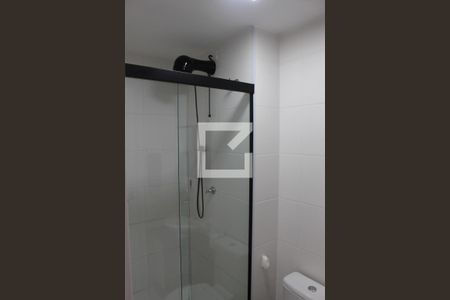 Banheiro de kitnet/studio para alugar com 1 quarto, 28m² em Água Branca, São Paulo