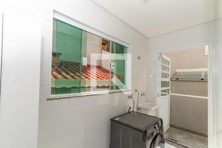 Casa à venda com 212m², 3 quartos e 6 vagas Casa à venda com 212m², 3 quartos e 6 vagasÁrea de Serviço