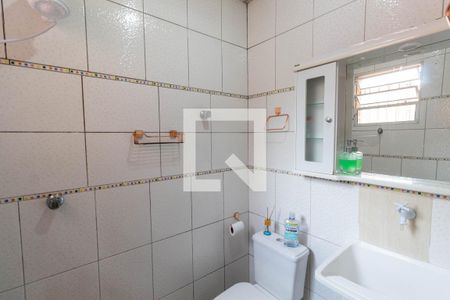 Banheiro da Suíte de casa para alugar com 1 quarto, 32m² em Jardim Três Marias, São Paulo