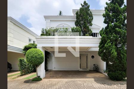 Casa para alugar com 224m², 4 quartos e 4 vagasGaragem/Entrada