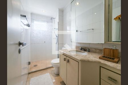 Casa para alugar com 224m², 4 quartos e 4 vagasBanheiro 