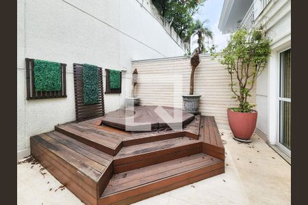 Casa para alugar com 224m², 4 quartos e 4 vagasQuintal 