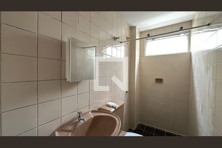 Banheiro de apartamento para alugar com 1 quarto, 32m² em Batel, Curitiba
