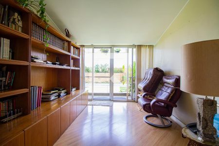 Sala de Leitura de apartamento à venda com 3 quartos, 325m² em Jardim Paulista, São Paulo