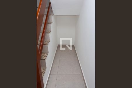 Casa à venda com 150m², 3 quartos e 3 vagasEscada