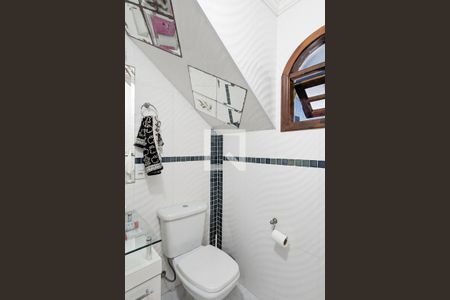 Casa à venda com 125m², 2 quartos e 2 vagasBanheiro da suíte