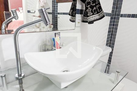 Casa à venda com 125m², 2 quartos e 2 vagasBanheiro da suíte