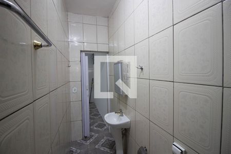Banheiro de kitnet/studio para alugar com 1 quarto, 40m² em Vila Nova Curuçá, São Paulo