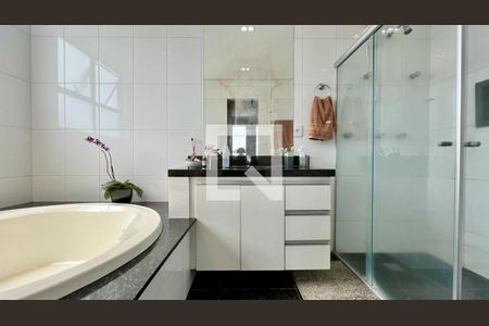 Apartamento à venda com 180m², 4 quartos e 3 vagasBanheiro 1