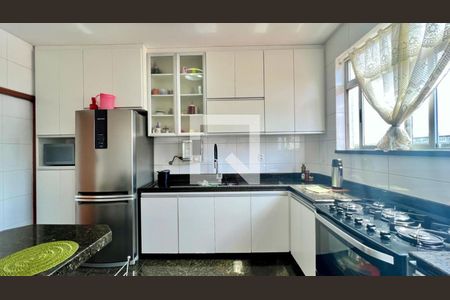 Apartamento à venda com 180m², 4 quartos e 3 vagasCozinha