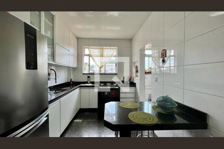 Apartamento à venda com 180m², 4 quartos e 3 vagasCozinha