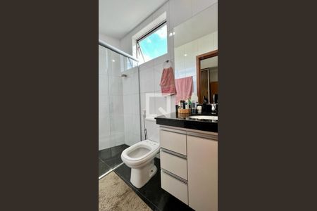 Apartamento à venda com 180m², 4 quartos e 3 vagasBanheiro 2