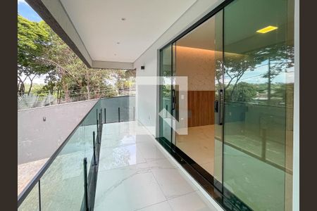 Casa à venda com 400m², 4 quartos e 7 vagasVaranda da suíte 1