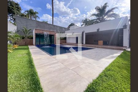 Casa à venda com 400m², 4 quartos e 7 vagasÁrea comum - Piscina