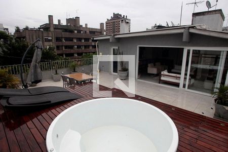 Apartamento para alugar com 235m², 3 quartos e 2 vagasPiscina