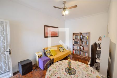 Sala de casa à venda com 3 quartos, 150m² em Benfica, Rio de Janeiro