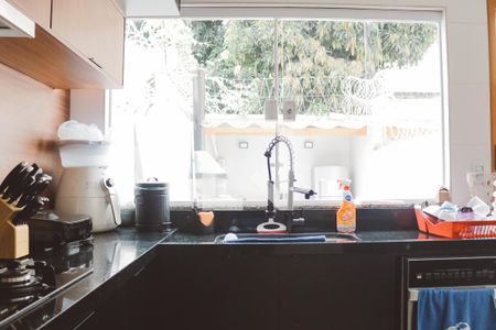 Casa à venda com 174m², 3 quartos e 3 vagas Casa à venda com 174m², 3 quartos e 3 vagasCozinha