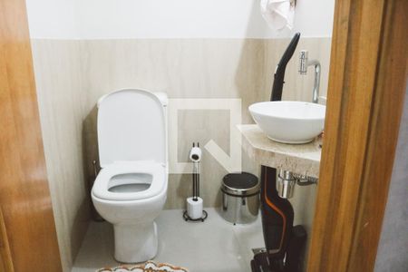 Casa à venda com 174m², 3 quartos e 3 vagas Casa à venda com 174m², 3 quartos e 3 vagasLavabo