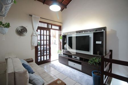 Sala de Estar de casa à venda com 4 quartos, 250m² em Vila Paquetá, Belo Horizonte