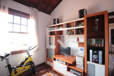 Sala de TV de casa à venda com 4 quartos, 250m² em Vila Paquetá, Belo Horizonte