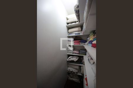 Roupeiro de casa à venda com 4 quartos, 250m² em Vila Paquetá, Belo Horizonte