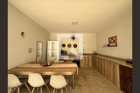 Apartamento à venda com 360m², 4 quartos e 2 vagasÁrea Externa