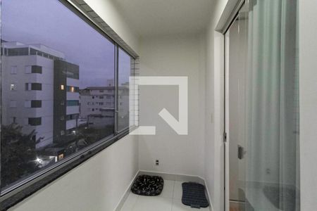 Apartamento à venda com 95m², 3 quartos e 2 vagasVaranda do quarto 2