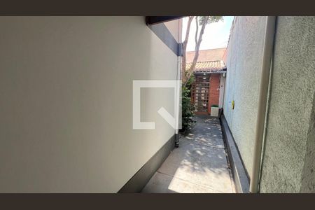 Casa para alugar com 140m², 3 quartos e sem vaga Casa para alugar com 140m², 3 quartos e sem vagaCorredor lateral