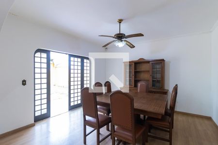 Sala de casa para alugar com 3 quartos, 328m² em Jardim Chapadão, Campinas
