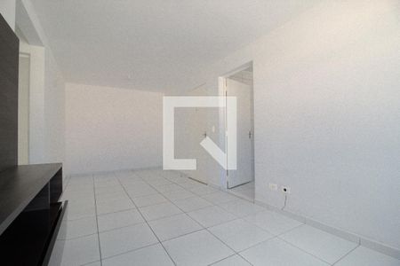 Sala de casa de condomínio para alugar com 2 quartos, 54m² em Lajeado, Cotia