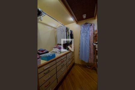 Casa à venda com 550m², 4 quartos e 5 vagasCloset