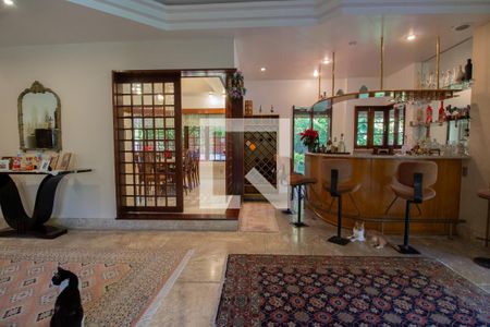 Casa à venda com 550m², 4 quartos e 5 vagasSala 