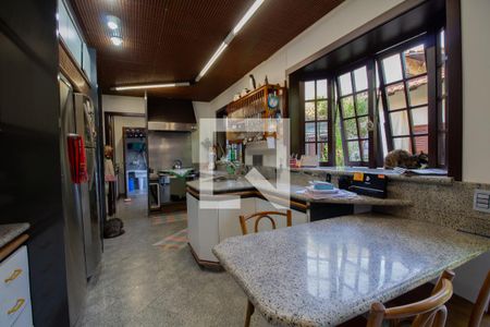 Casa à venda com 550m², 4 quartos e 5 vagasCozinha