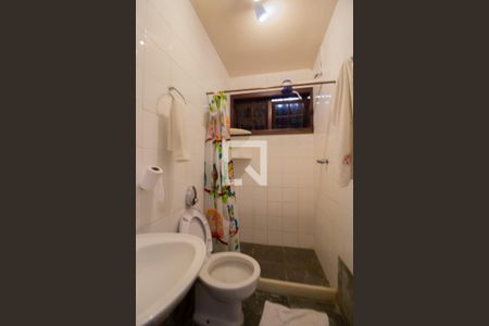 Casa à venda com 550m², 4 quartos e 5 vagasBanheiro de serviço