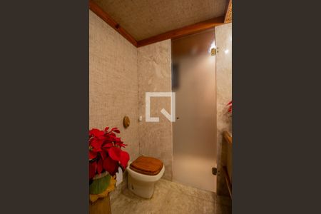 Casa à venda com 550m², 4 quartos e 5 vagasBanheiro 4