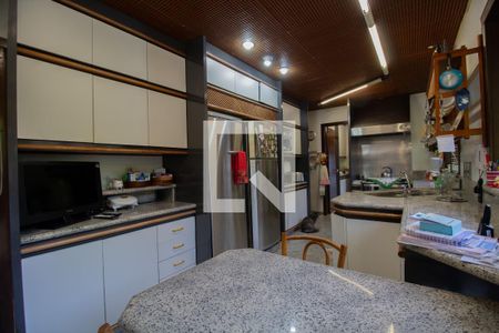 Casa à venda com 550m², 4 quartos e 5 vagasCozinha