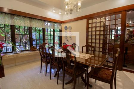 Casa à venda com 550m², 4 quartos e 5 vagasSala de Jantar