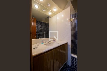 Casa à venda com 550m², 4 quartos e 5 vagasBanheiro da Suíte 3