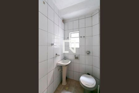 Banheiro de casa para alugar com 1 quarto, 30m² em Vila Jacuí, São Paulo