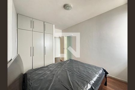 Apartamento à venda com 350m², 4 quartos e 4 vagas Apartamento à venda com 350m², 4 quartos e 4 vagasQuarto 1