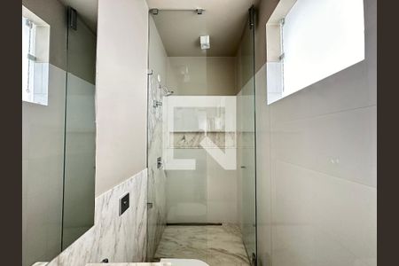 Apartamento à venda com 350m², 4 quartos e 4 vagas Apartamento à venda com 350m², 4 quartos e 4 vagasBanheiro 3