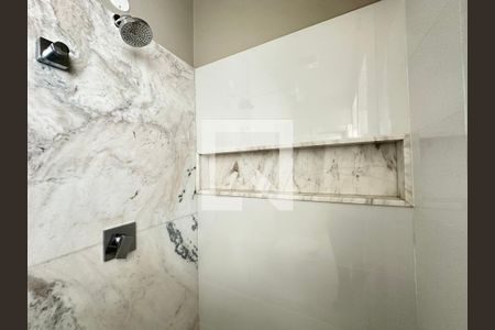 Apartamento à venda com 350m², 4 quartos e 4 vagas Apartamento à venda com 350m², 4 quartos e 4 vagasBanheiro 3