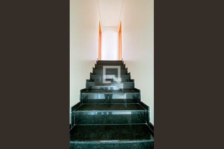 Escada de casa à venda com 3 quartos, 193m² em Vila Camilopolis, Santo André