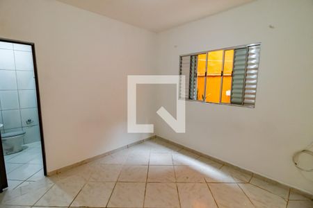 Quarto de casa para alugar com 1 quarto, 50m² em Jardim Pazini, Taboão da Serra