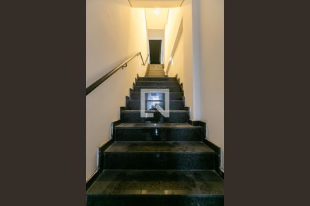 Apartamento para alugar com 30m², 1 quarto e sem vaga Apartamento para alugar com 30m², 1 quarto e sem vagaEscada - Entrada