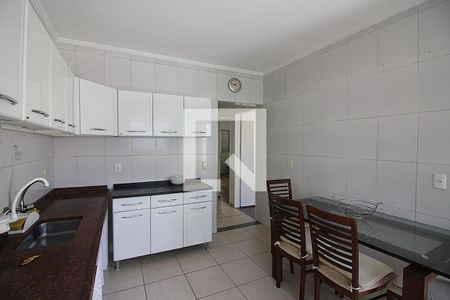Casa à venda com 261m², 4 quartos e 2 vagasCozinha