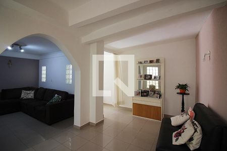 Casa à venda com 261m², 4 quartos e 2 vagasSala Casa 2 